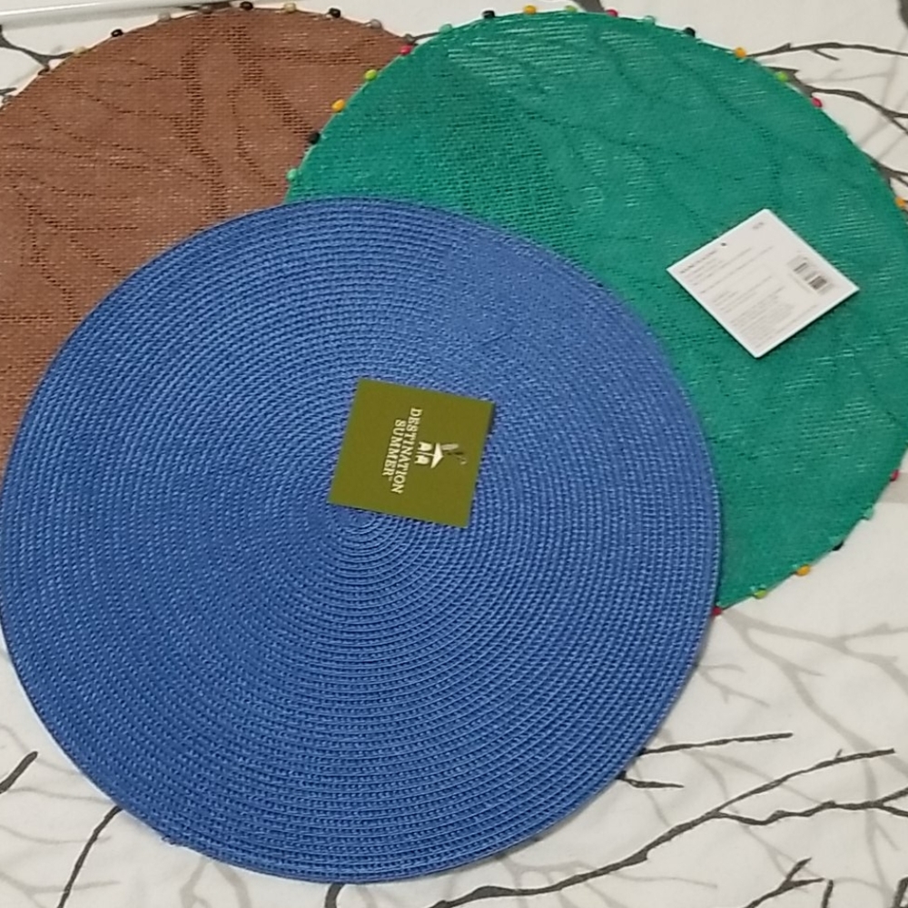 6 x$10 Round Placemat